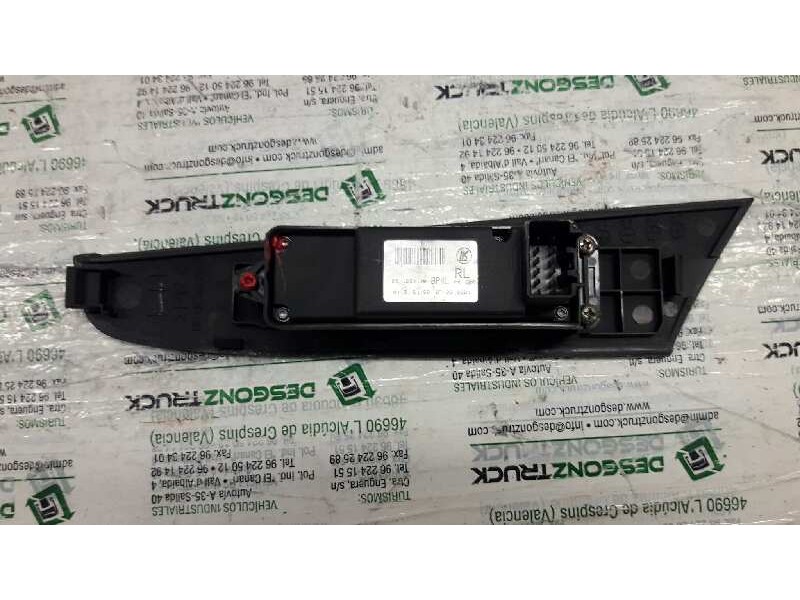 Recambio de mando elevalunas delantero derecho para mazda 3 berlina (bk) 1.6 crdt active referencia OEM IAM   