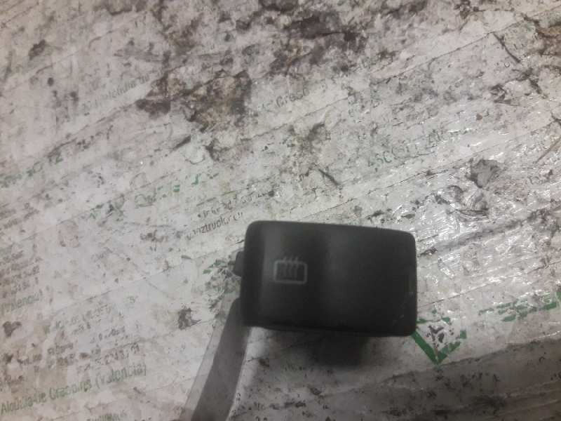 Recambio de boton antivaho para seat cordoba berlina (6k2) aniversario referencia OEM IAM 6K1959621A 4 PINS 