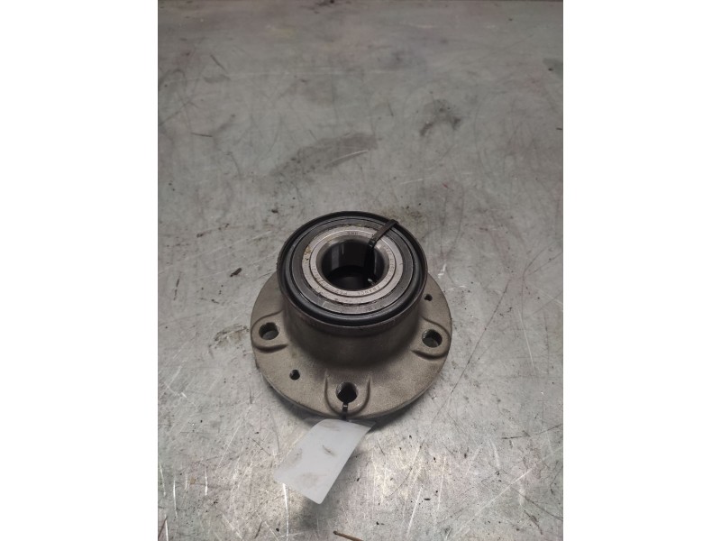 Recambio de buje trasero izquierdo para elnagh t-loft 582 referencia OEM IAM   