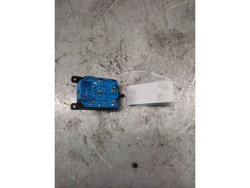 Recambio de mando elevalunas delantero izquierdo para kia picanto 1.1 crdi active referencia OEM IAM   