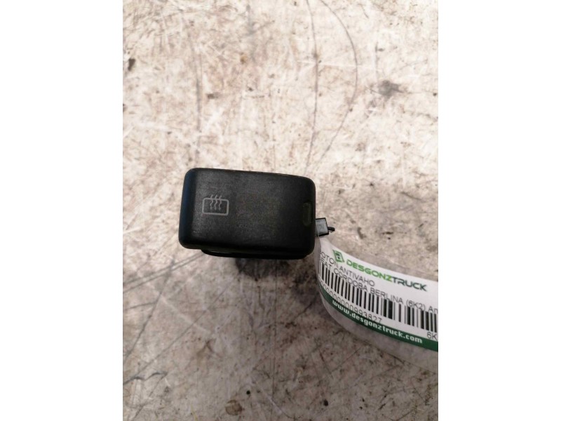 Recambio de boton antivaho para seat cordoba berlina (6k2) aniversario referencia OEM IAM 6K1959621A 4 PINS 