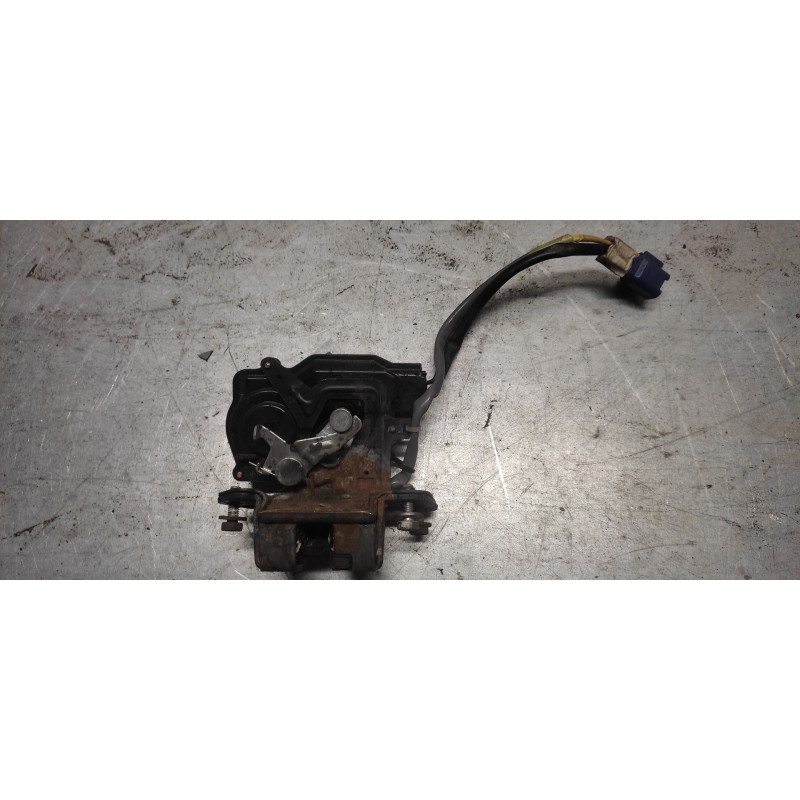 Recambio de cerradura maletero / porton para toyota corolla verso (r1) 2,2 d-4d sport referencia OEM IAM  4 PINS 