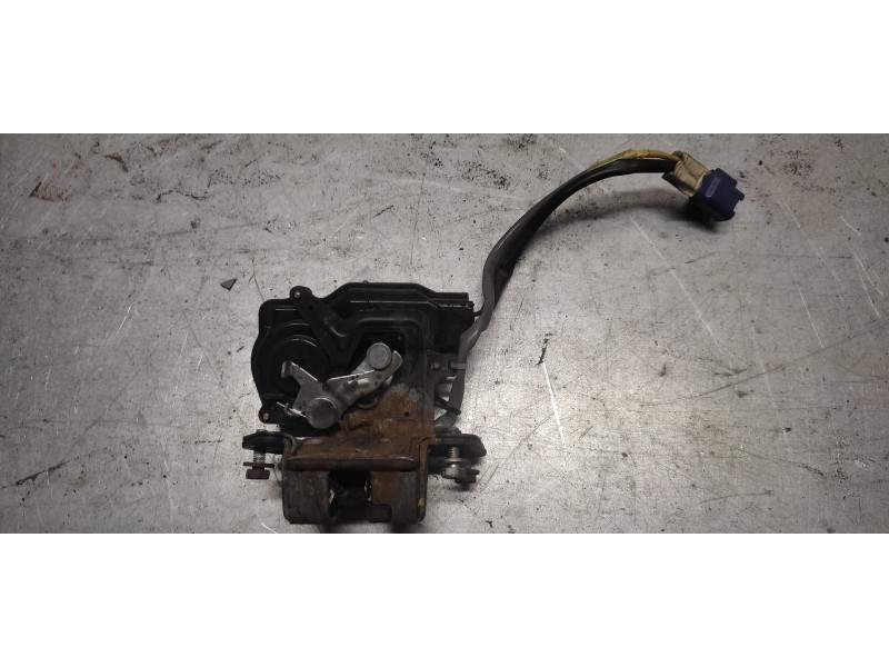 Recambio de cerradura maletero / porton para toyota corolla verso (r1) 2,2 d-4d sport referencia OEM IAM  4 PINS 