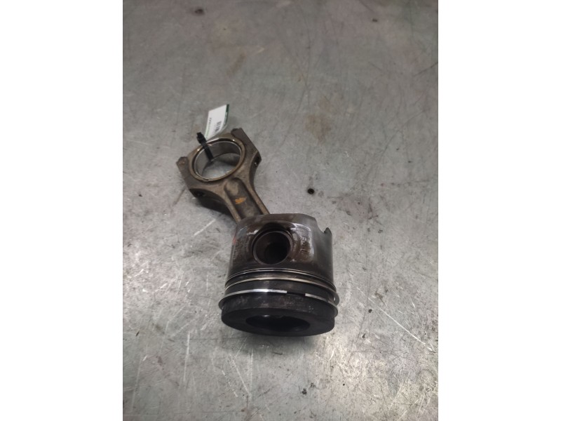 Recambio de piston para bmw serie 5 berlina (e60) 520d referencia OEM IAM   