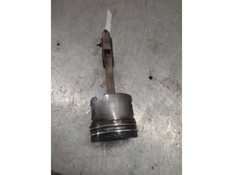 Recambio de piston para bmw serie 5 berlina (e60) 520d referencia OEM IAM   