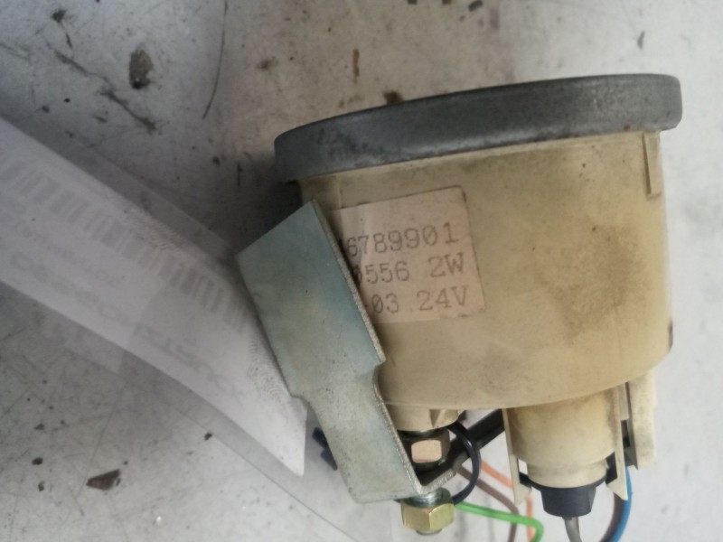 Recambio de cuadro instrumentos para iveco mago af100e21 referencia OEM IAM 504000556 INIDICADOR PRESION ACEITE 