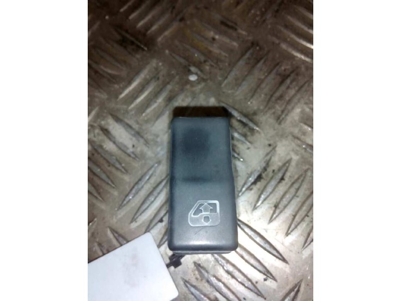 Recambio de mando elevalunas delantero izquierdo para renault premium route 2006 fas 4x2 larga distancia referencia OEM IAM 5010