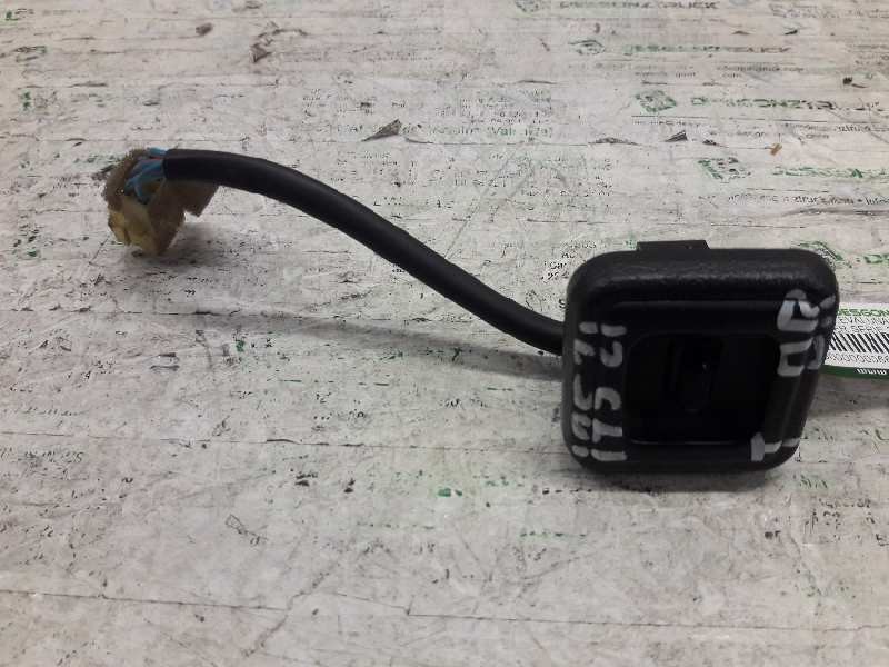 Recambio de mando elevalunas trasero derecho para mg serie 200 (xw) 218 sldt referencia OEM IAM YUF10057LNF  