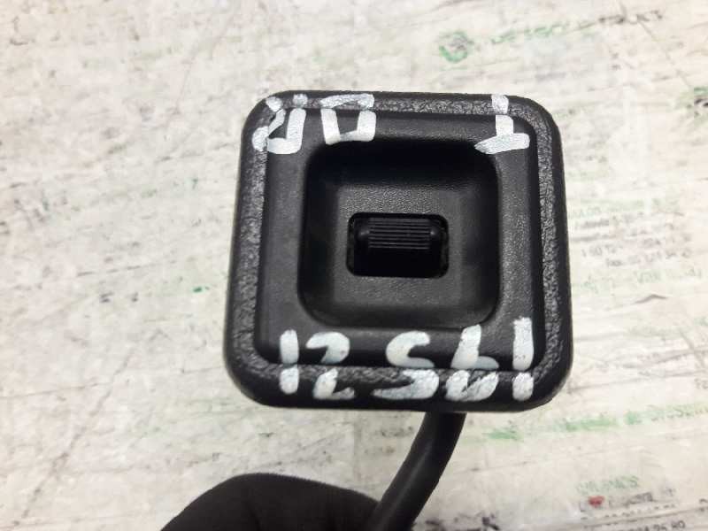 Recambio de mando elevalunas trasero derecho para mg serie 200 (xw) 218 sldt referencia OEM IAM YUF10057LNF  