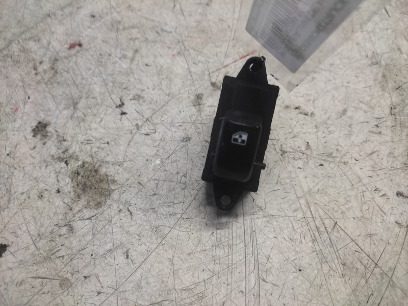 Recambio de mando elevalunas delantero derecho para daewoo tacuma se referencia OEM IAM 96190777 6 PINS 