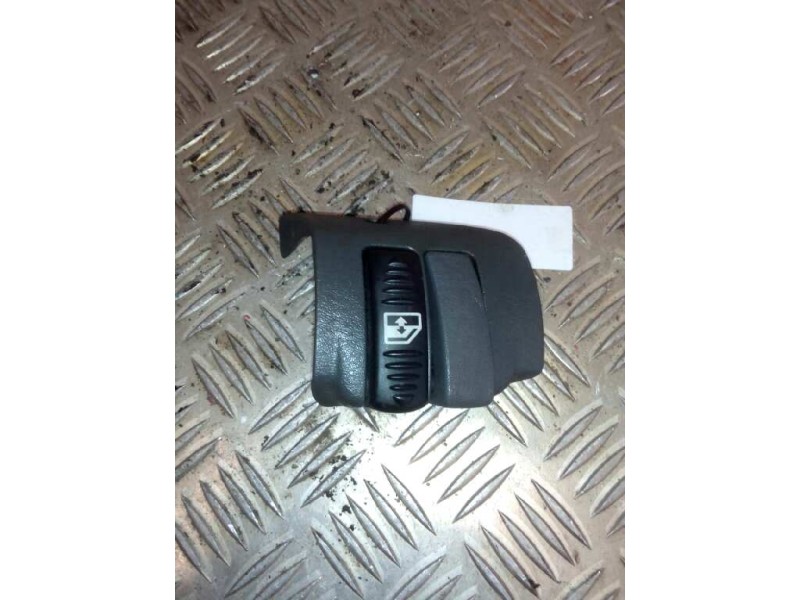 Recambio de mando elevalunas delantero derecho para scania serie 4 (p/r 124 l) fsa 470 (4x2) e3 corto cr 13 / 14 b referencia OE