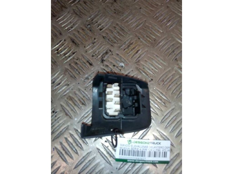 Recambio de mando elevalunas delantero derecho para scania serie 4 (p/r 124 l) fsa 470 (4x2) e3 corto cr 13 / 14 b referencia OE