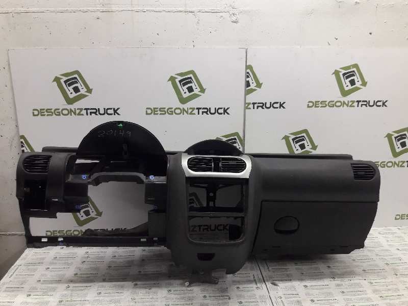 Recambio de salpicadero para opel combo (corsa c) familiar referencia OEM IAM 13156163  