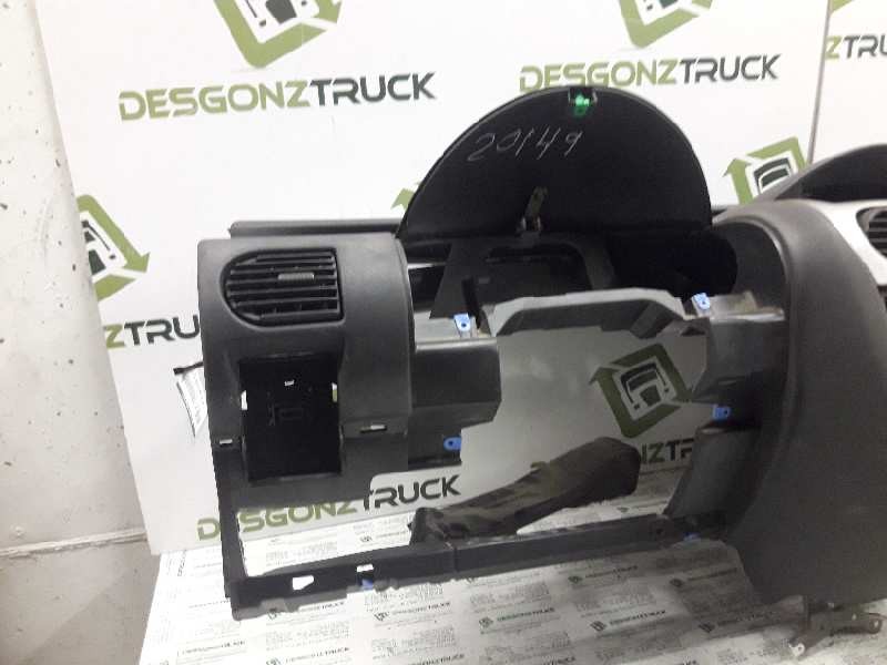 Recambio de salpicadero para opel combo (corsa c) familiar referencia OEM IAM 13156163  