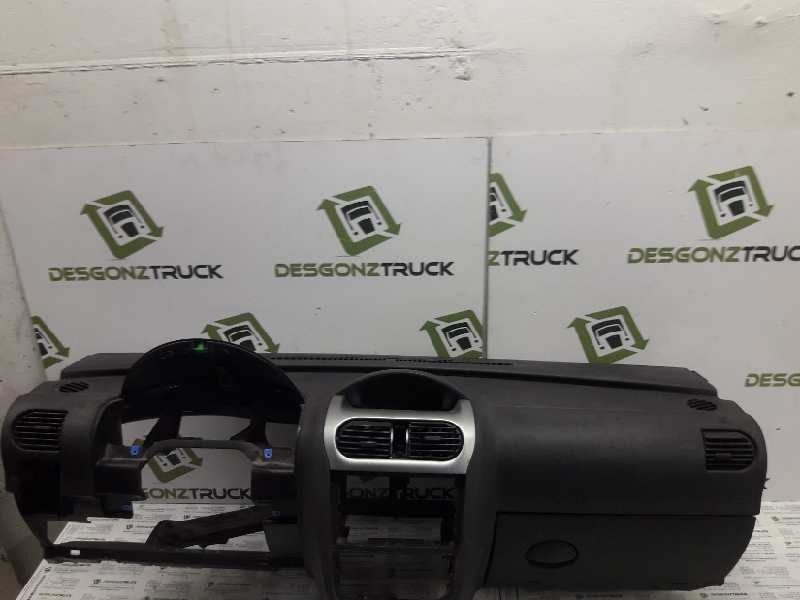 Recambio de salpicadero para opel combo (corsa c) familiar referencia OEM IAM 13156163  