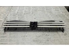 Recambio de rejilla paragolpes central para peugeot 205 berlina referencia OEM IAM 9253108580  