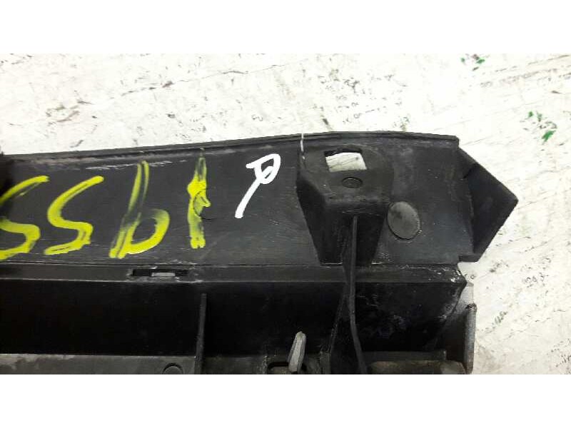 Recambio de rejilla paragolpes central para peugeot 205 berlina referencia OEM IAM 9253108580  