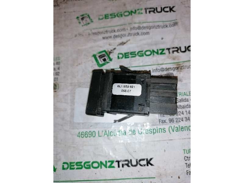 Recambio de boton antivaho para seat ibiza (6l1) fresh referencia OEM IAM 6L1959621 5 PINS 