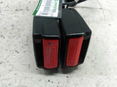 Recambio de enganche cinturon trasero derecho para peugeot 207 x-line referencia OEM IAM 6476842  