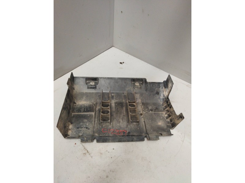 Recambio de tapa bateria para volvo fh xxx 12.8 diesel referencia OEM IAM 21924293  