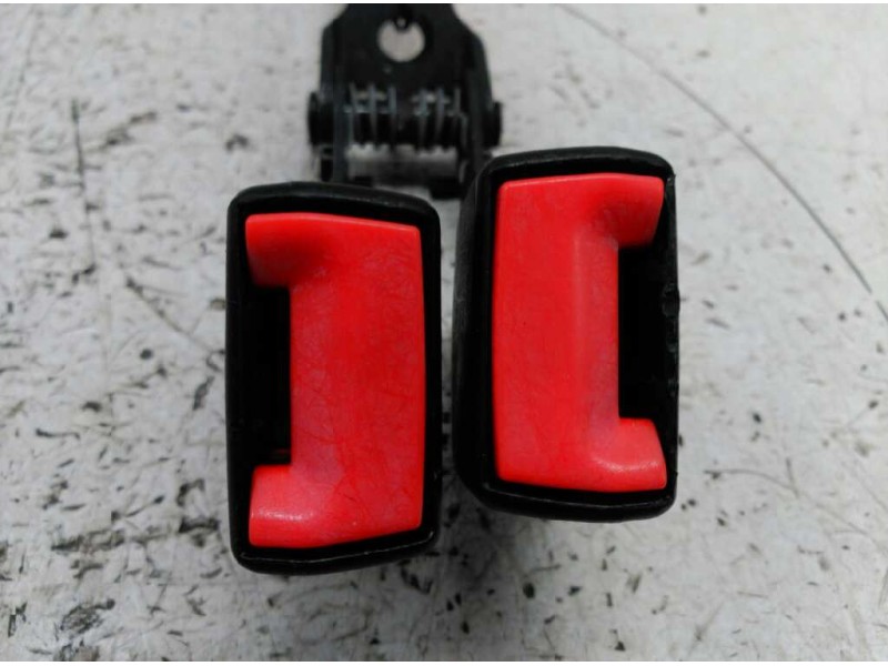 Recambio de enganche cinturon trasero derecho para ford mondeo berlina (ge) ambiente referencia OEM IAM   