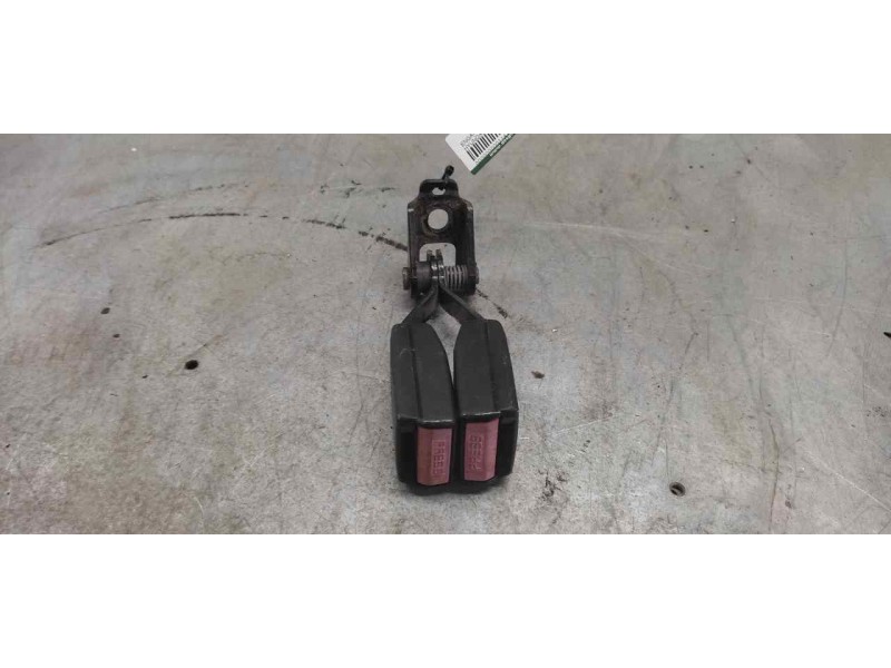 Recambio de enganche cinturon trasero derecho para hyundai accent (lc) gl 4p referencia OEM IAM EA19773  