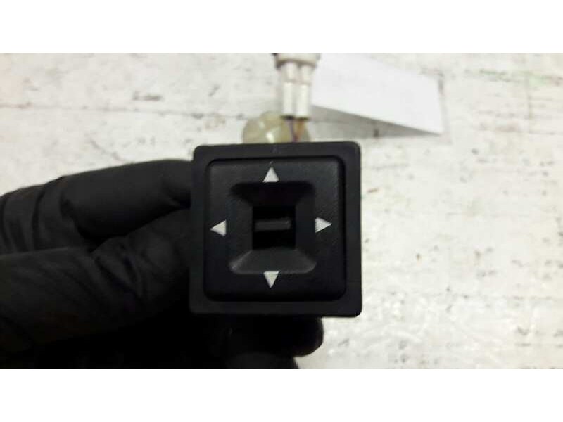 Recambio de boton regulacion retrovisores para tata safari 1.9 referencia OEM IAM   