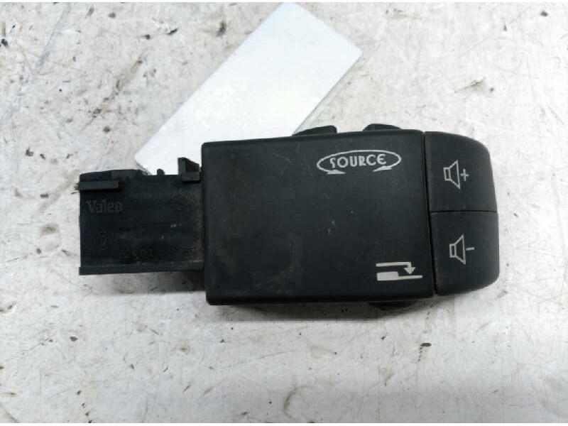 Recambio de mando radio para renault clio ii fase ii (b/cb0) authentique referencia OEM IAM 82000058695  