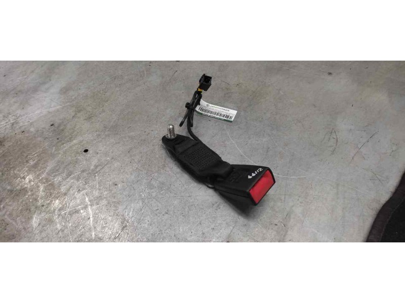 Recambio de enganche de cinturon izquierdo para fiat doblo ii (152) easy referencia OEM IAM 735654335  
