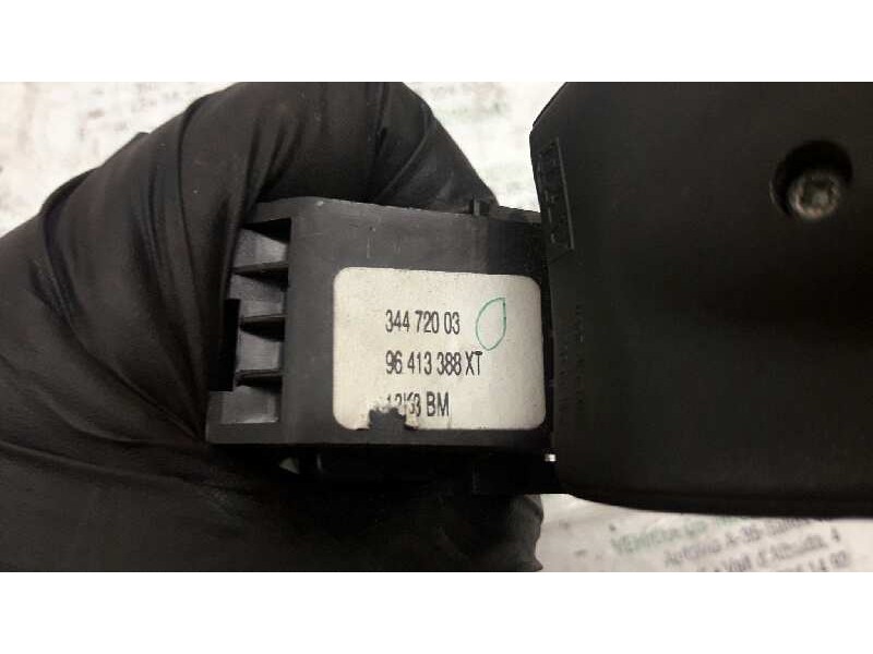 Recambio de mando radio para peugeot 307 break / sw (s1) break xs referencia OEM IAM 96413383XT  