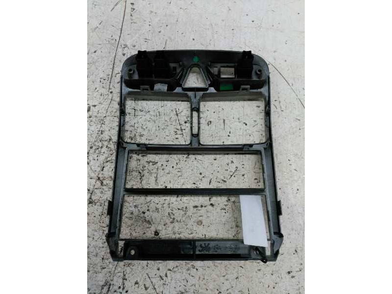 Recambio de guarnecidos consola de mandos para peugeot 307 (s1) xs referencia OEM IAM 9634505077  