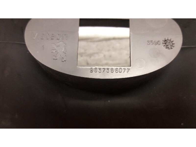 Recambio de guarnecido pantalla multifuncion para peugeot 206 berlina xr referencia OEM IAM 9637386077  