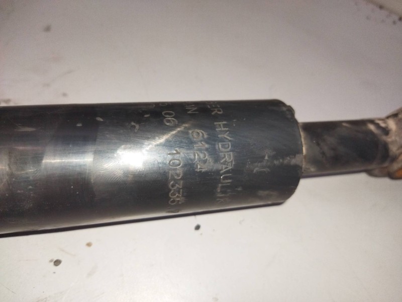 Recambio de brazo elevacion cabina para man tg - a 18.xxx 12.4 diesel referencia OEM IAM 81417236124  