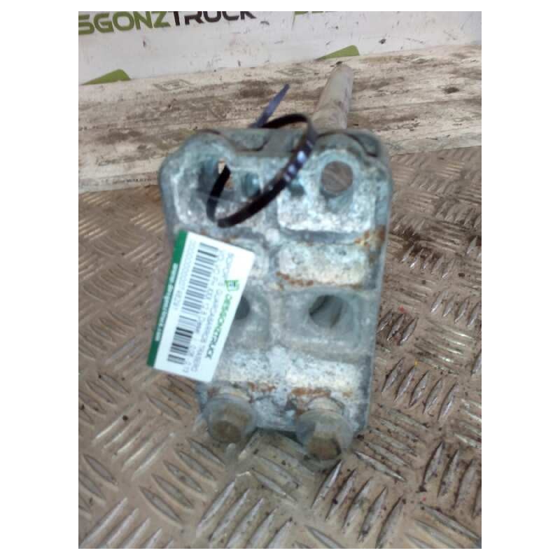Recambio de soporte guardabarros trasero para volvo fh xxx 12.8 diesel referencia OEM IAM 20466895 DELANTERO DERECHO 