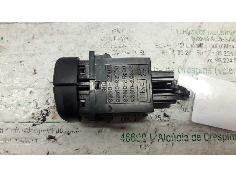 Recambio de boton agua limpia para hyundai accent (x3) 1.5 gs referencia OEM IAM 9361022000  