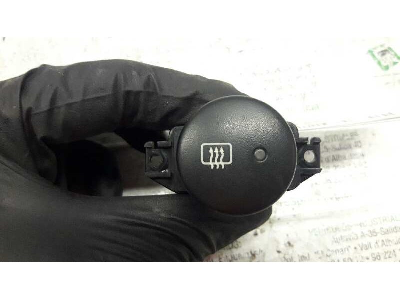 Recambio de boton antivaho para hyundai accent (x3) 1.5 gs referencia OEM IAM 9371022001  