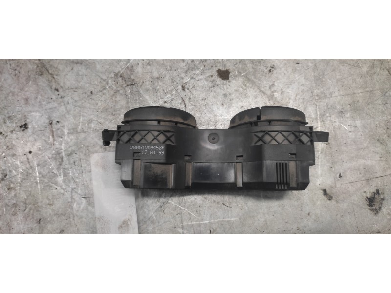 Recambio de boton antivaho para ford focus berlina (cak) ambiente referencia OEM IAM 98AG19A945BF 16 PINS 