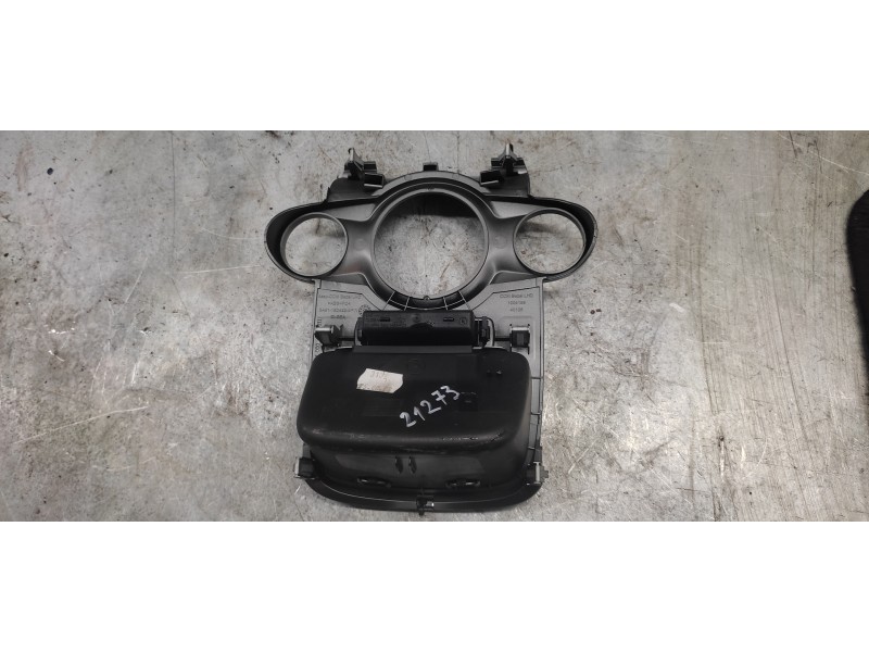 Recambio de guarnecidos consola de mandos para ford fiesta (cb1) ambiente referencia OEM IAM 8A6118D422AFW  