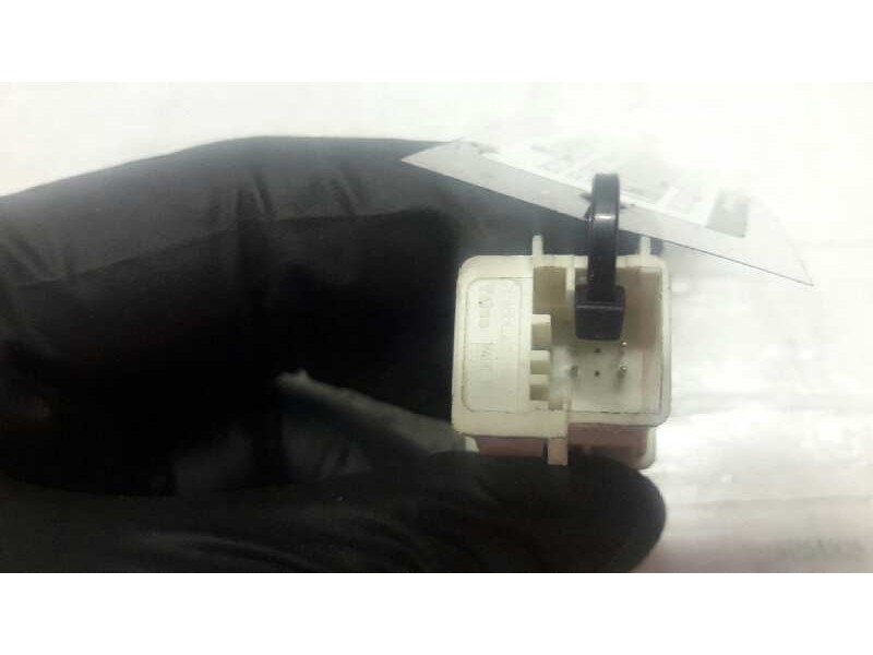 Recambio de boton antivaho para peugeot partner (s2) totem referencia OEM IAM   