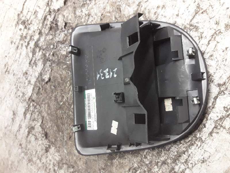 Recambio de guarnecido pantalla multifuncion para renault clio iii authentique referencia OEM IAM 8200837117  