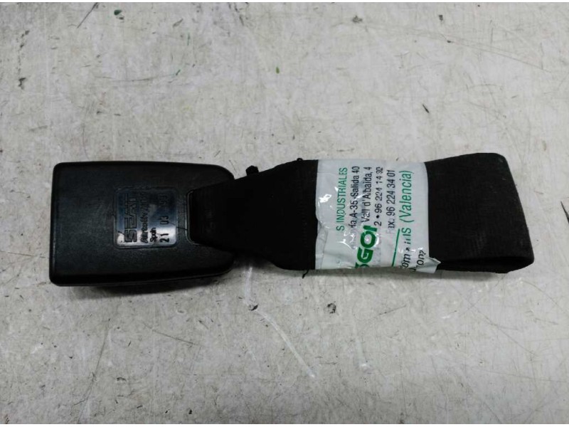 Recambio de enganche cinturon trasero derecho para seat marbella ce referencia OEM IAM   