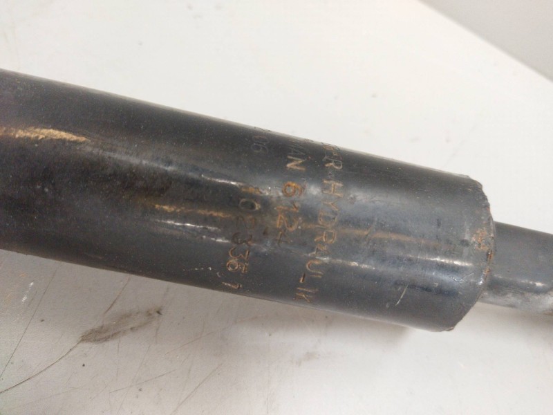 Recambio de brazo elevacion cabina para man tg - a 18.xxx 12.4 diesel referencia OEM IAM 81417236124 81417236138 