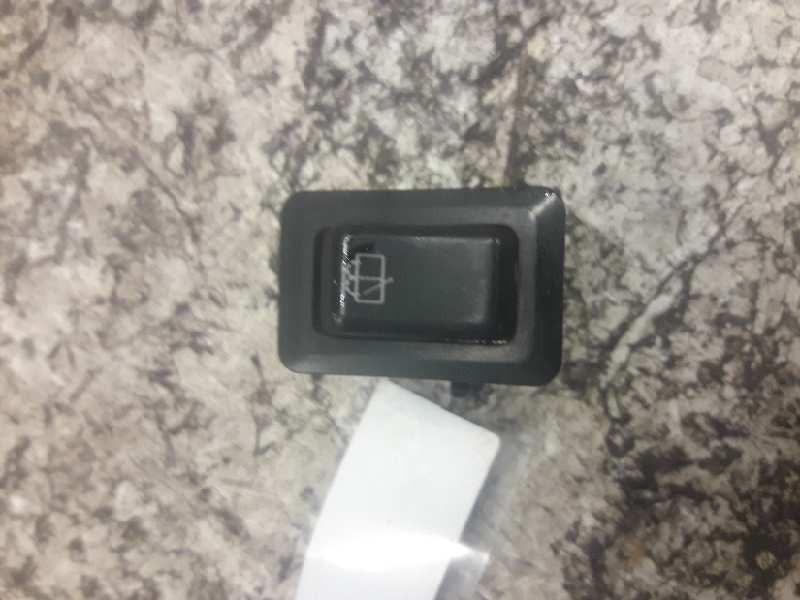 Recambio de boton agua limpia para mitsubishi galloper (hyundai) 2.5 turbodiesel referencia OEM IAM  6 PINS 