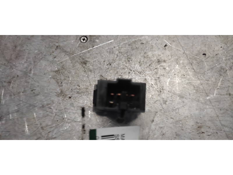 Recambio de mando cierre centralizado para ssangyong musso 2.9 tdi full referencia OEM IAM   5 PINS