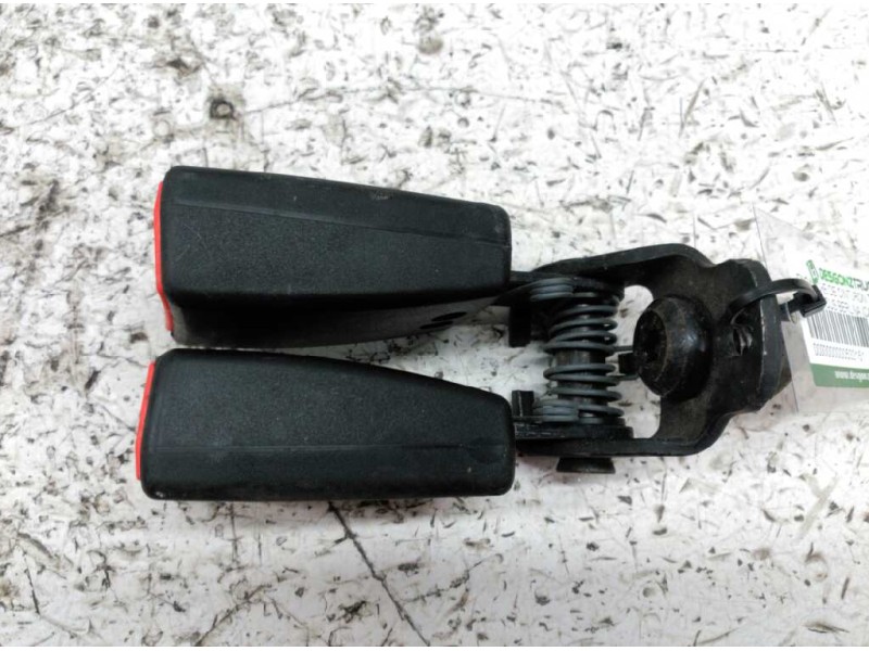 Recambio de enganche de cinturon trasero central para ford focus berlina (cap) ambiente (d) referencia OEM IAM A613K21AA  
