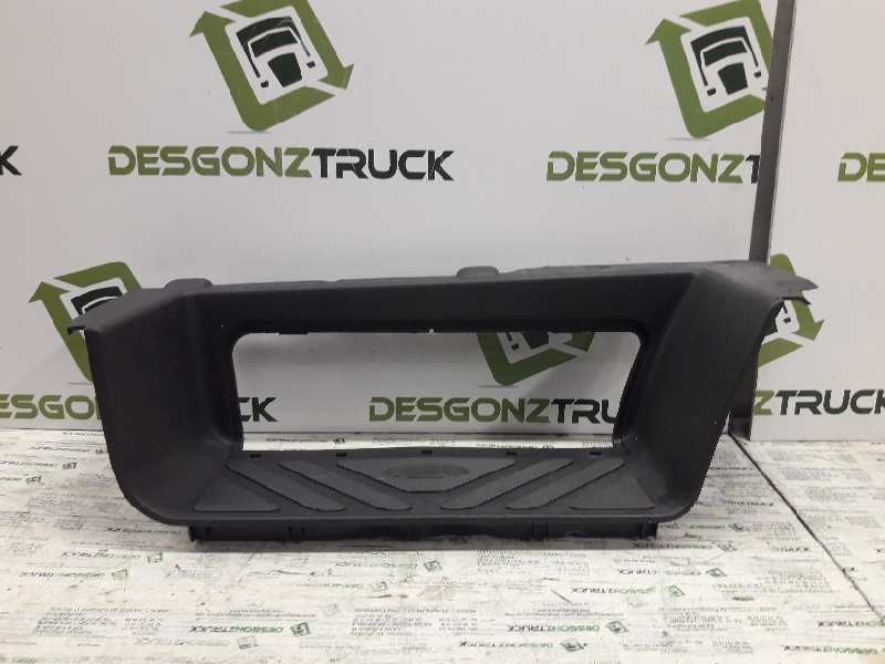 Recambio de peldaño derecho para ford transit mod. 2000 combi ft 330 2.4 largo referencia OEM IAM   