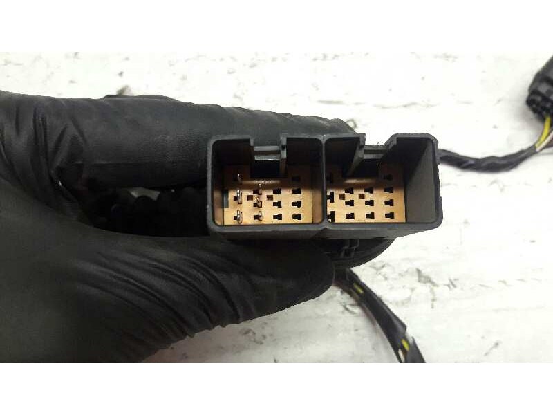 Recambio de instalacion electrica de puerta trasera izquierda para ford focus lim. (cb4) titanium referencia OEM IAM   