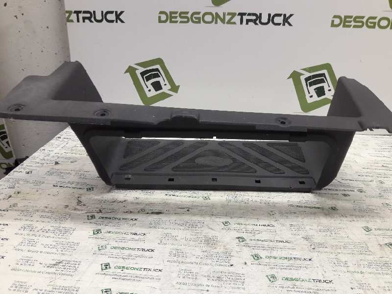 Recambio de peldaño derecho para ford transit mod. 2000 combi ft 330 2.4 largo referencia OEM IAM   