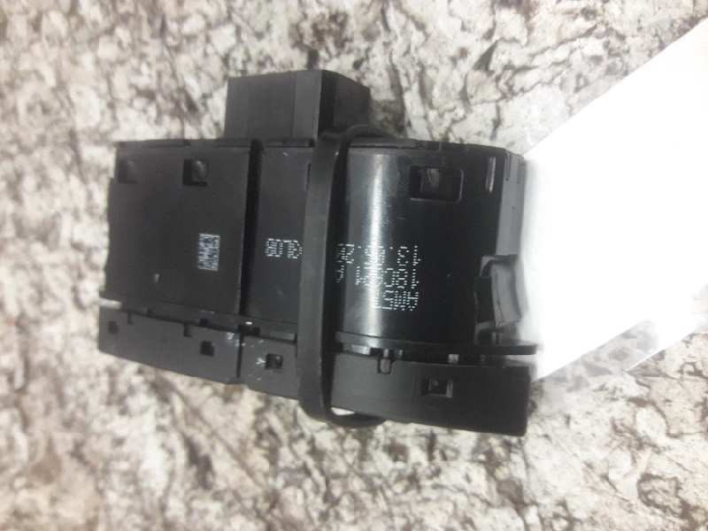 Recambio de boton antivaho para ford focus lim. (cb8) titanium referencia OEM IAM AM5T18C621AB 4 PINS 