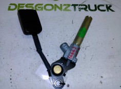 Recambio de enganche de cinturon derecho para peugeot 405 berlina sillage referencia OEM IAM   